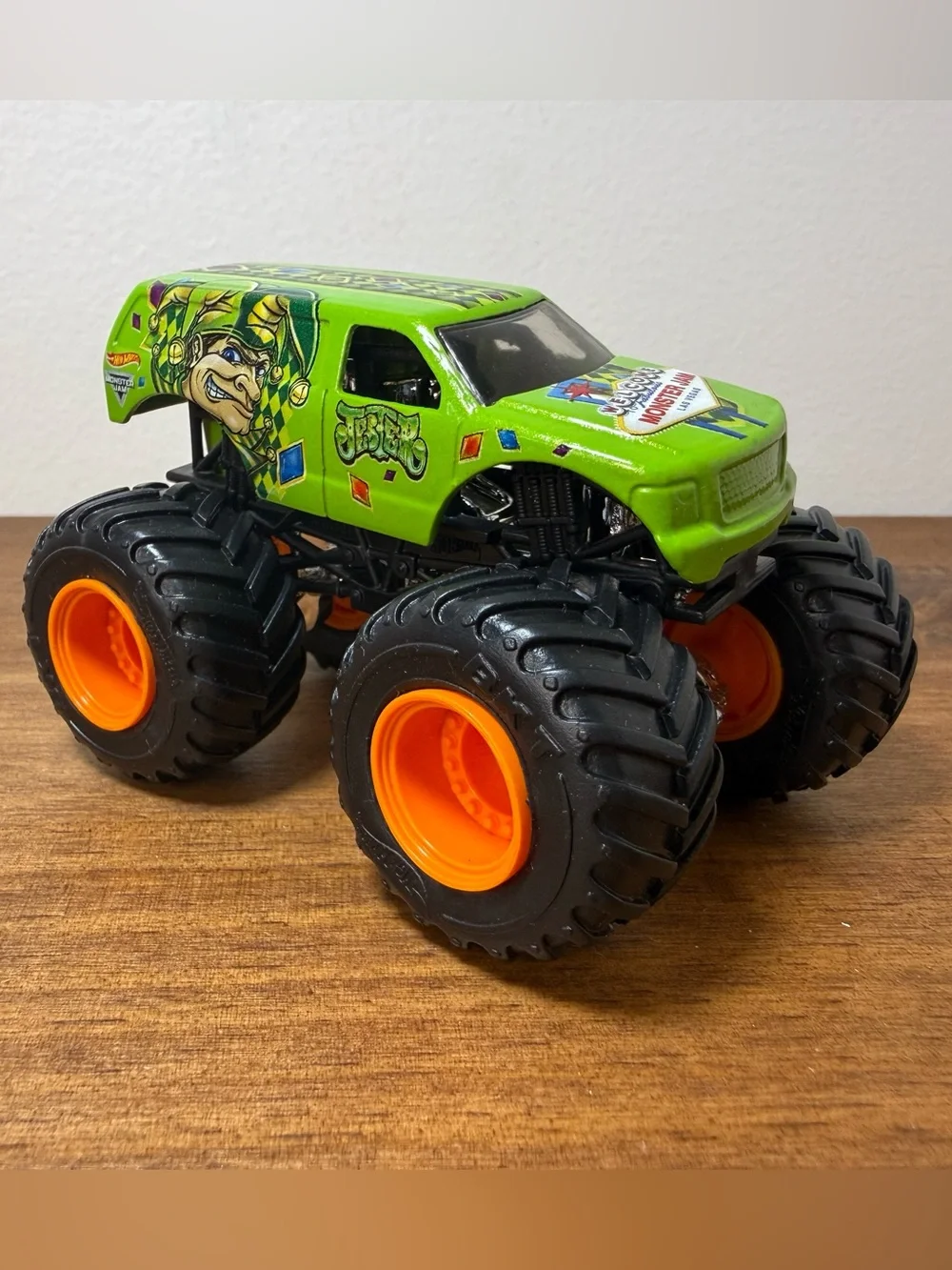 Hot Wheels Monster Jam Truck 1:64 Jester Green “Welcome To Fabulous Las Vegas”